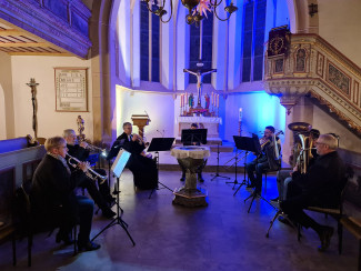 Passionsandacht mit Posaunenchor und Markus Müller an der Orgel